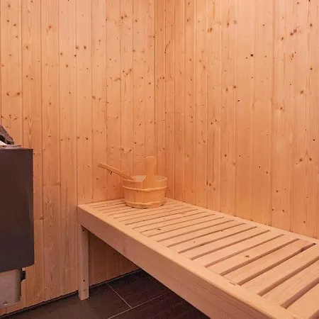 Feriehus Sleeps 14 Wifi Tranehuse