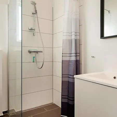 Sleeps 14 Wifi