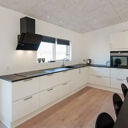 Sleeps 14 Wifi