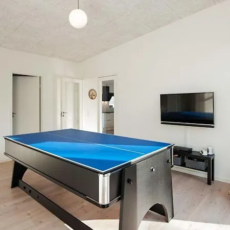 Feriehus Sleeps 14 Wifi Tranehuse